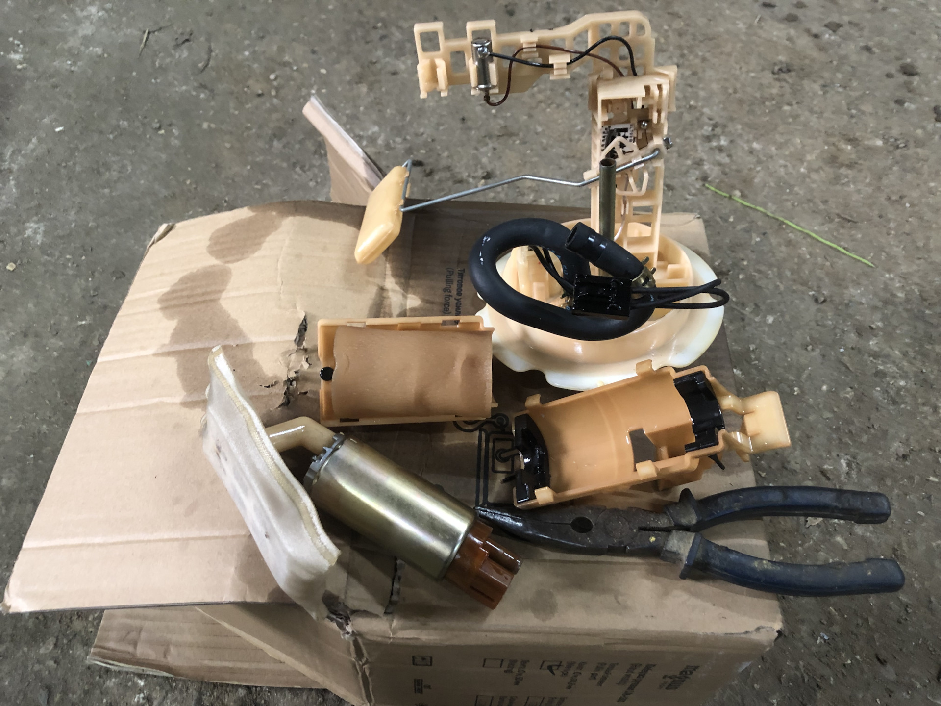 Замена бензонасоса на VQ30DE. Masuma MPU-103. + тест Айфона — погружаю ...