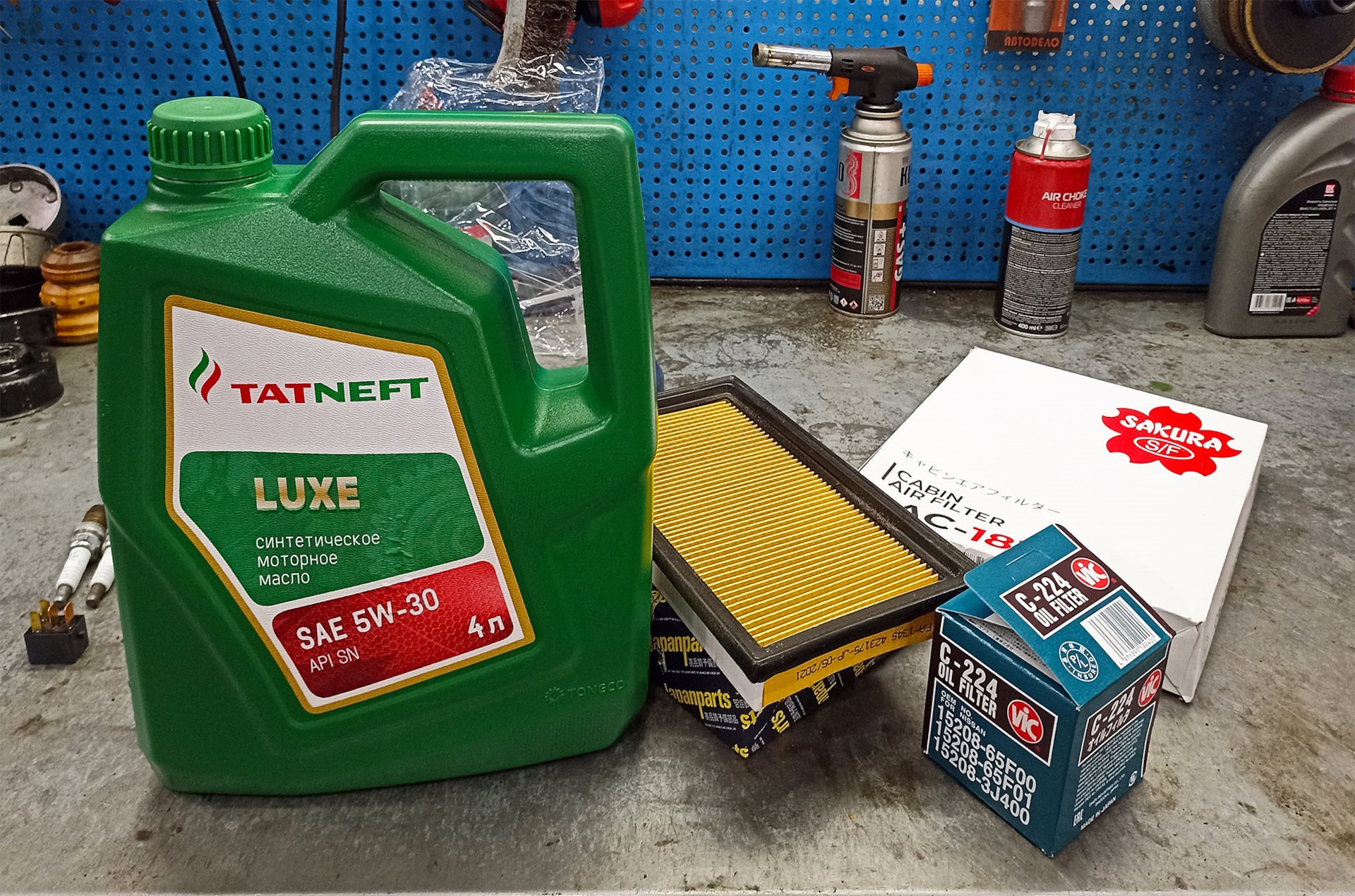 Замена масла. Татнефть — позор на старости лет )) — Nissan Tiida (1G