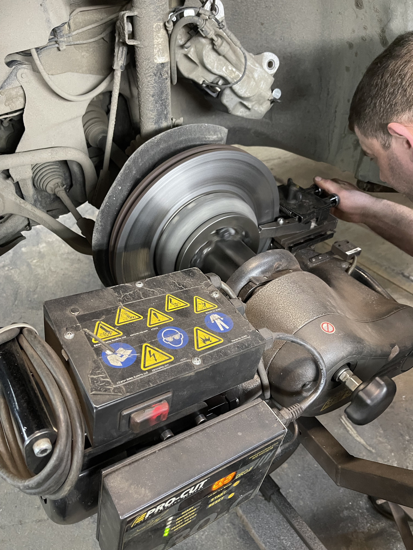 Проточил тормозные диски 348х30мм — BMW X3 (G01), 9,9 л, 2021 года ...