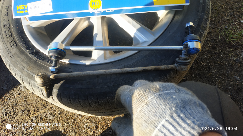 Замена стоек стаба"косточек" — Ford Focus III Hatchback, 1,6 л, 2017 ...