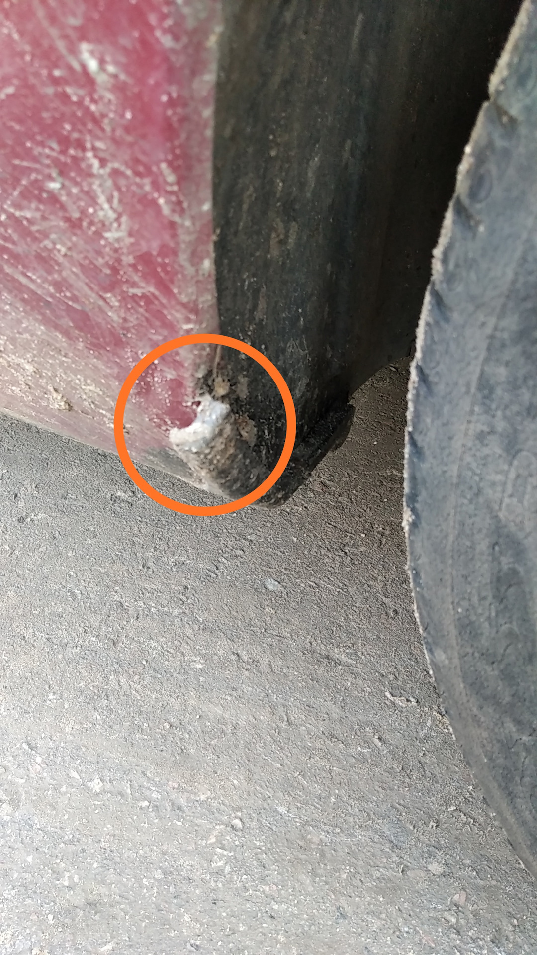 Подскажите пожалуйста каталожный номер металлической клипсы для ...