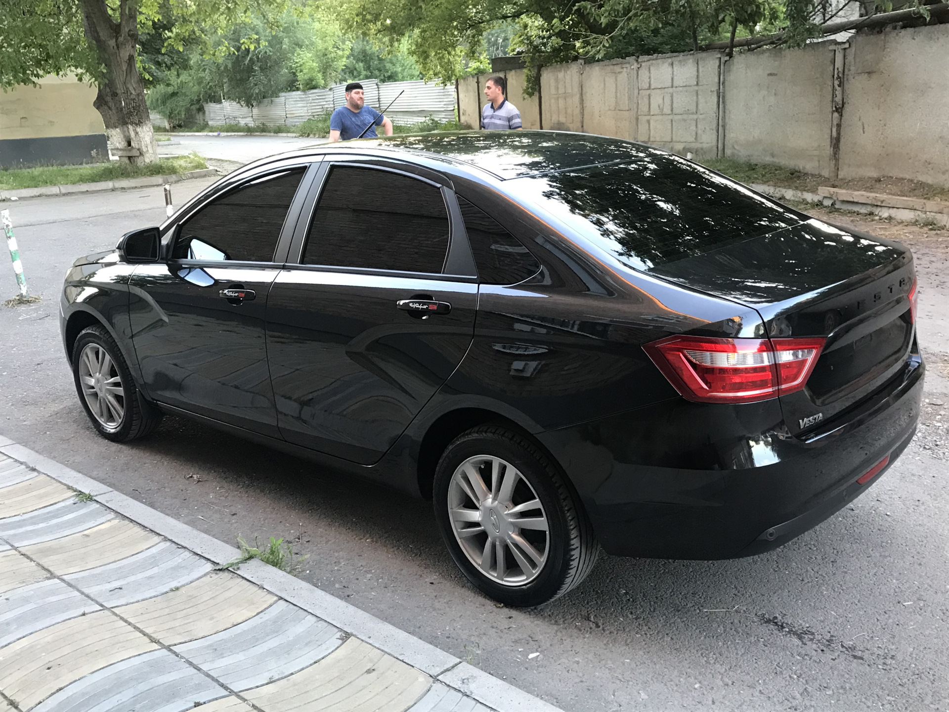 Lada Vesta черная Жемчужина