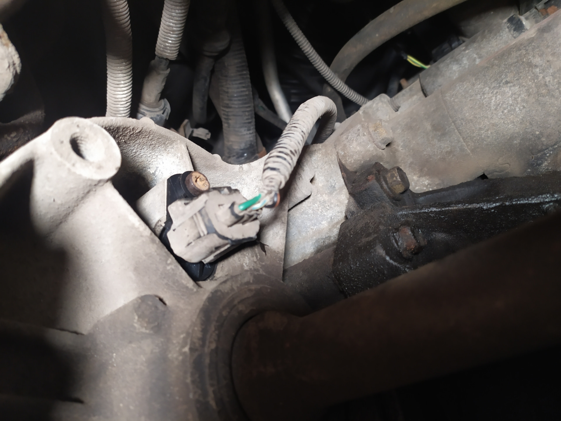 Стрелка спидометра прыгает на холостом ходу. Замена модуля зажигания ...