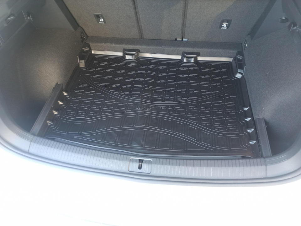 Коврик в багажник — Volkswagen Tiguan (2G), 1,4 л, 2021 года ...