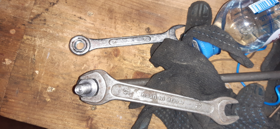 С одной стороны прилив под ключ на 17 нормальный, а с другой — нет — Skoda Rapid (1G)