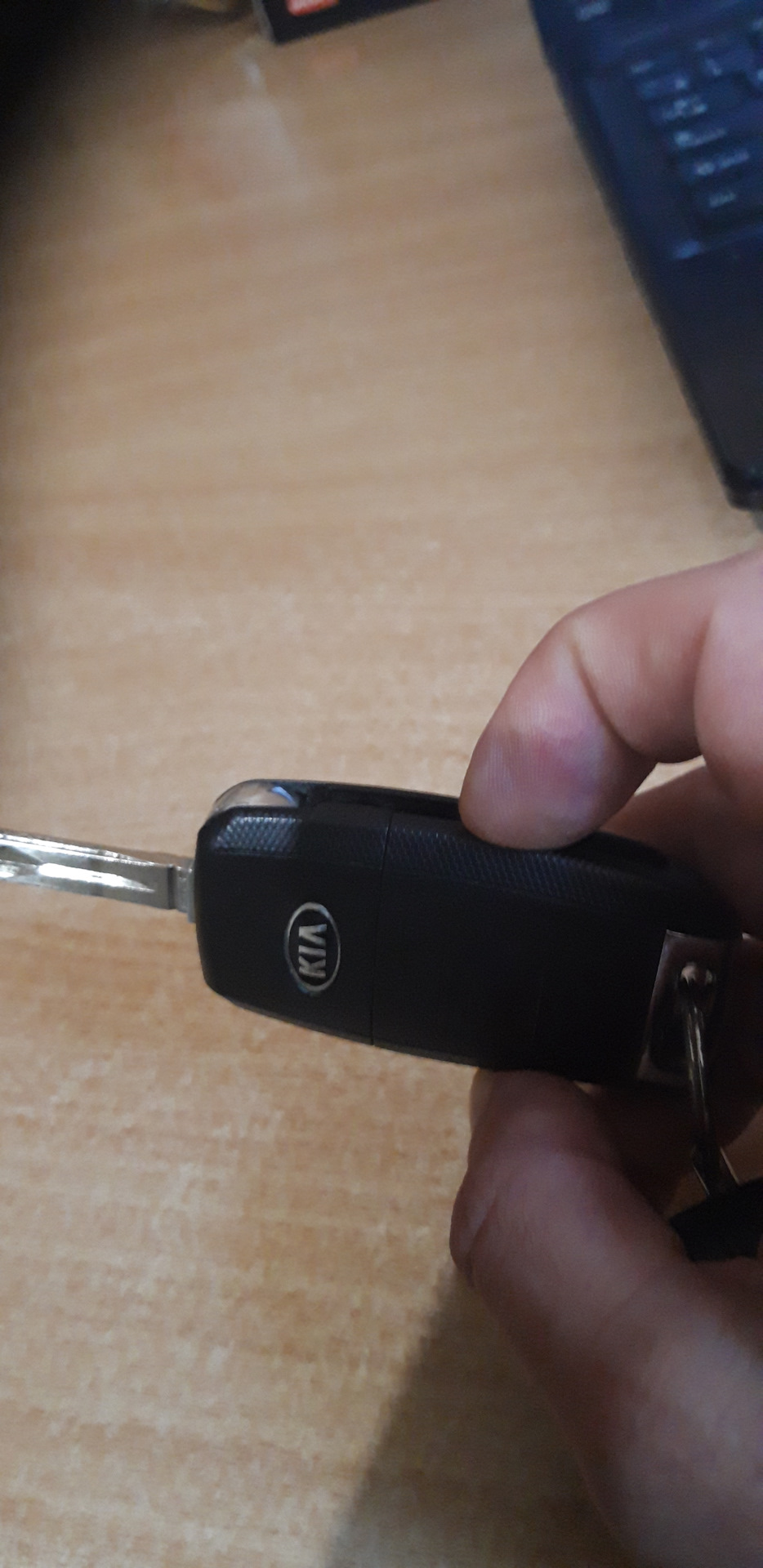 Плохо срабатывает кнопка на брелке StarLine B64. — KIA Ceed SW (2G), 1 ...