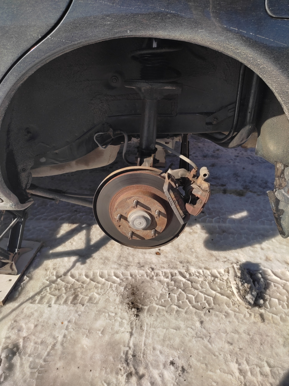 Замена колодок в круг — Mazda Efini MS-8, 2 л, 1997 года | расходники ...