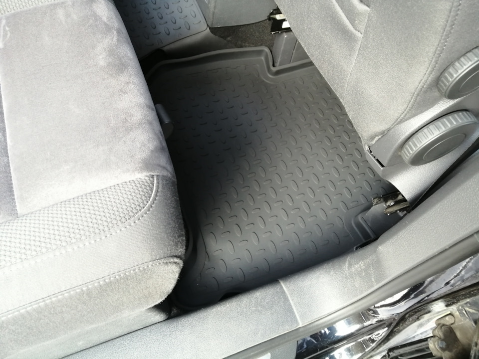 Коврики в салон Seintex — Volkswagen Touran (1G), 1,4 л, 2013 года ...