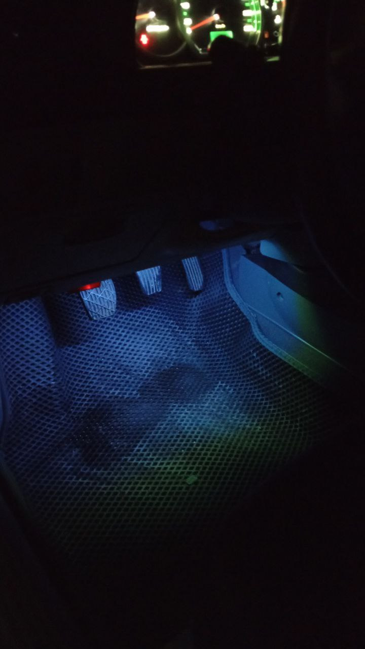 такая подсветка, можно выбрать разные цвета и разные эффекты. — Chevrolet Lacetti SW