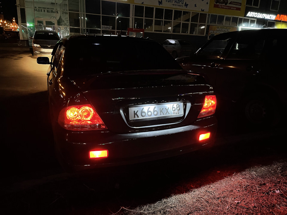 Задние ПТФ и подсветка номера — Mitsubishi Lancer IX, 2 л, 2006 года ...