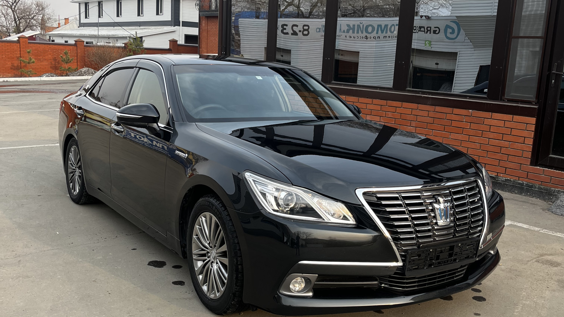 Toyota Crown Royal Saloon 2014