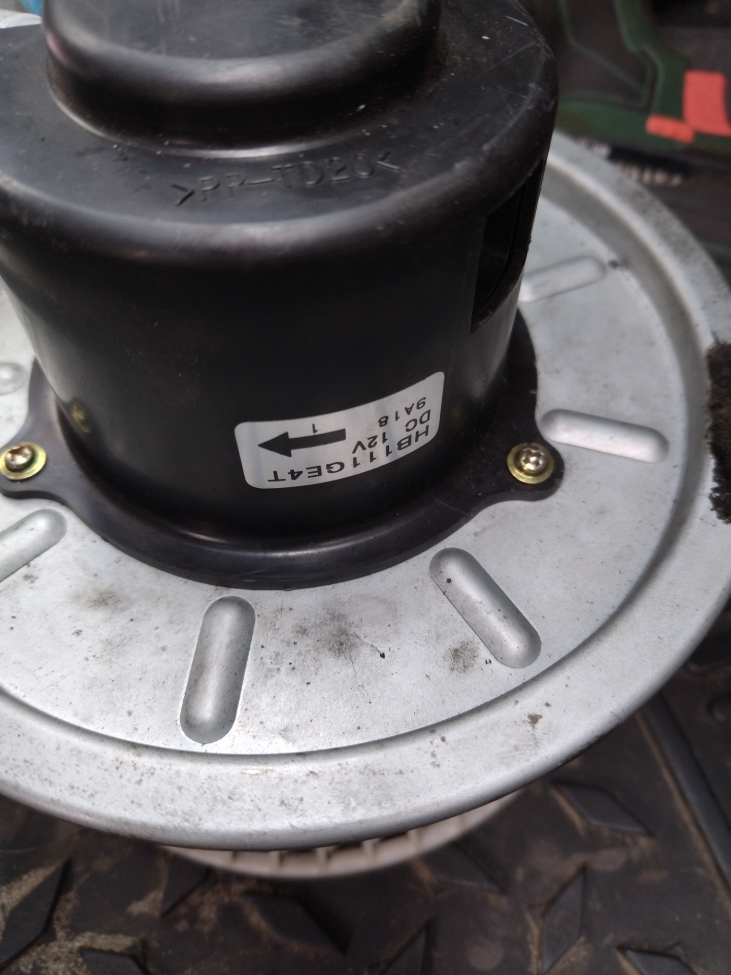 Карлсон "we have a problem". Вентилятор печки — Mazda 626 V, 2 л., 1999