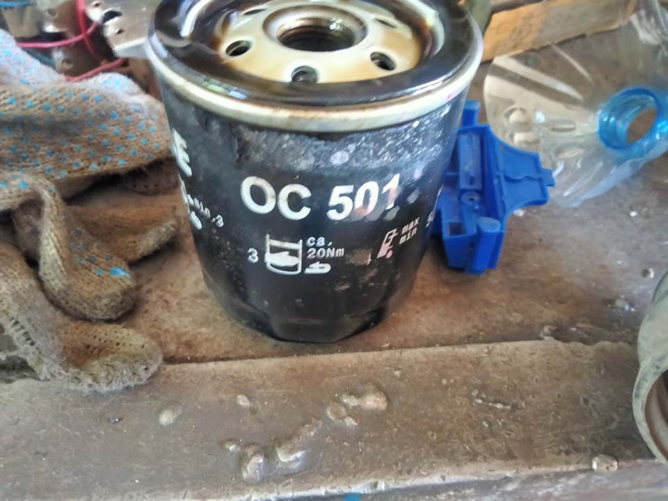 Старый фильтр — ГАЗ 31105. Запчасти на фото: OC501