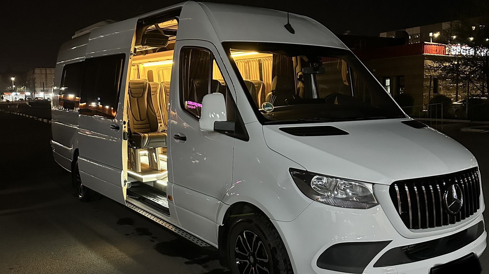 Спринтер 2020 год. Мерседес Спринтер 2020. Mercedes-Benz Sprinter 77lh277. Дизель 2020. Фото рекламы Diesel 2020.