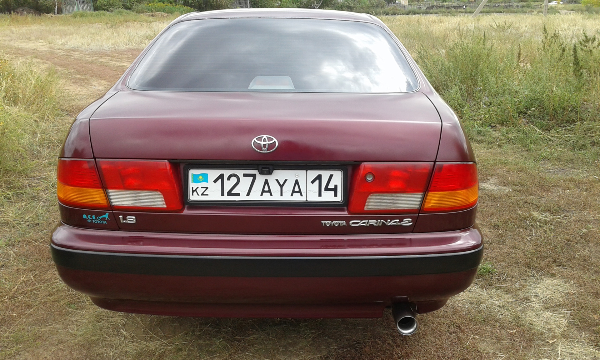 Toyota carina e фото