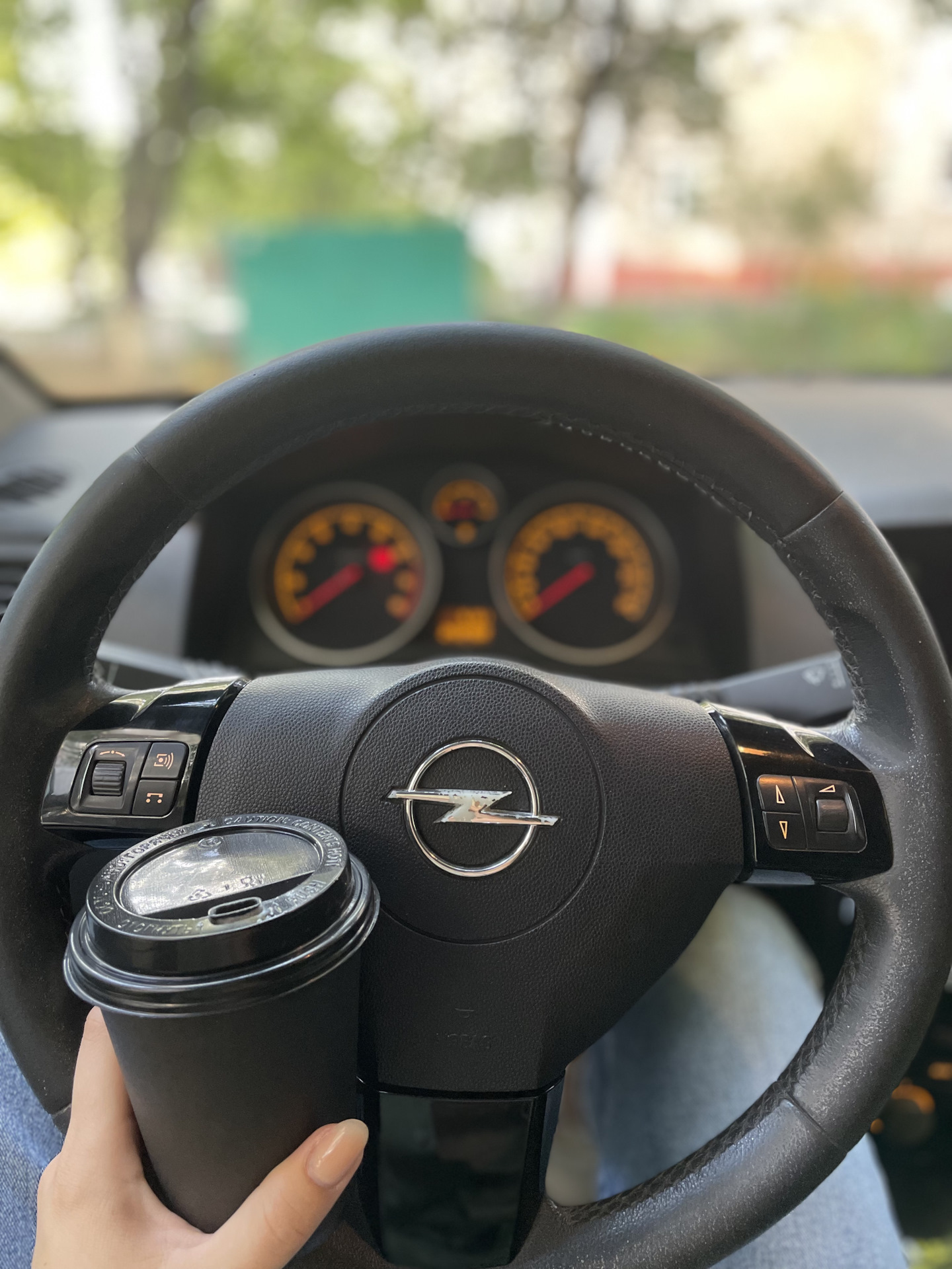 Решила поменять лампочки в туманках и заклеить бампер чуть ) — Opel ...