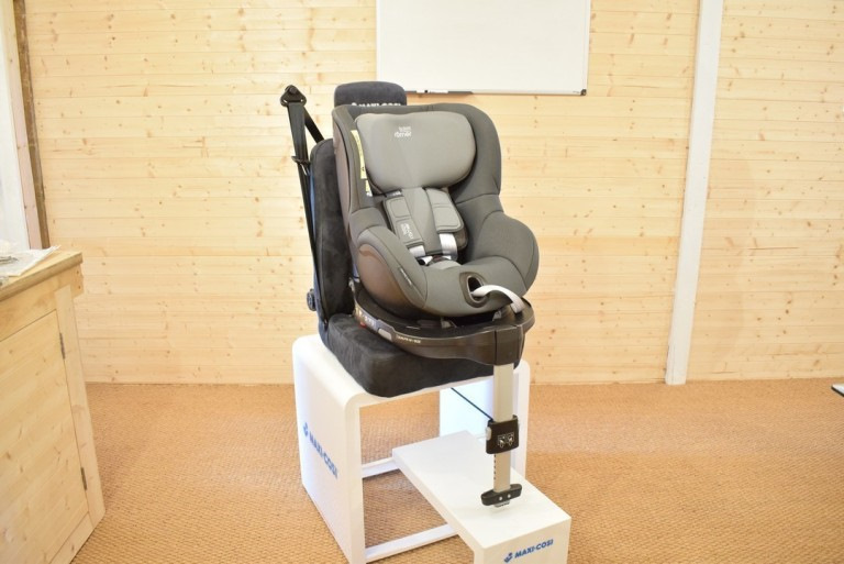 Britax romer поворотное кресло