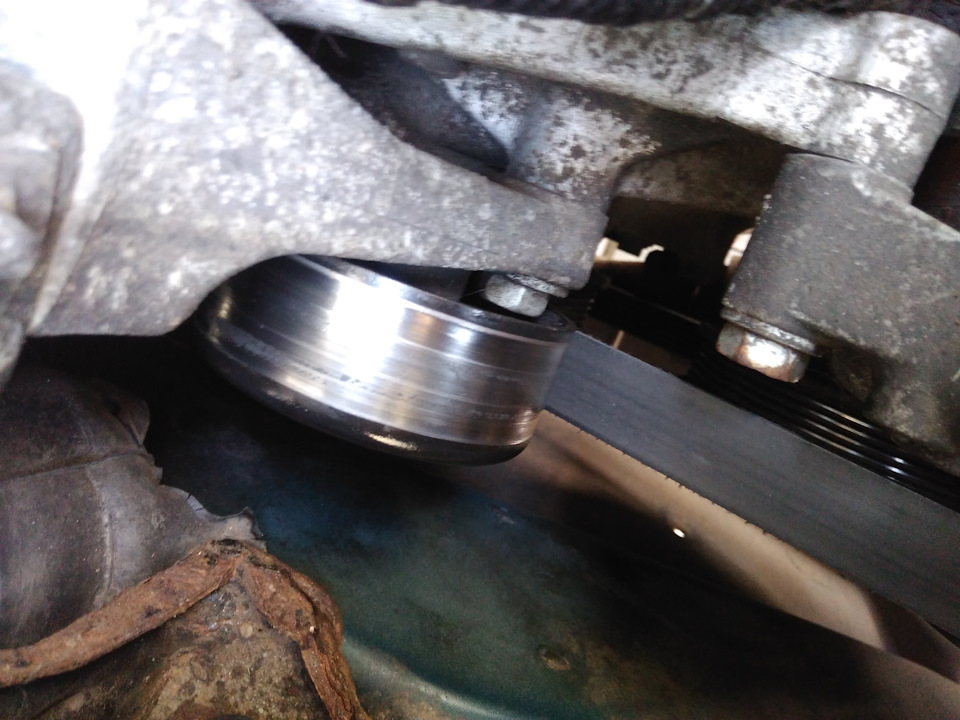 Ключ для натяжного ролика. Замена подшипника паразитного ролика ...