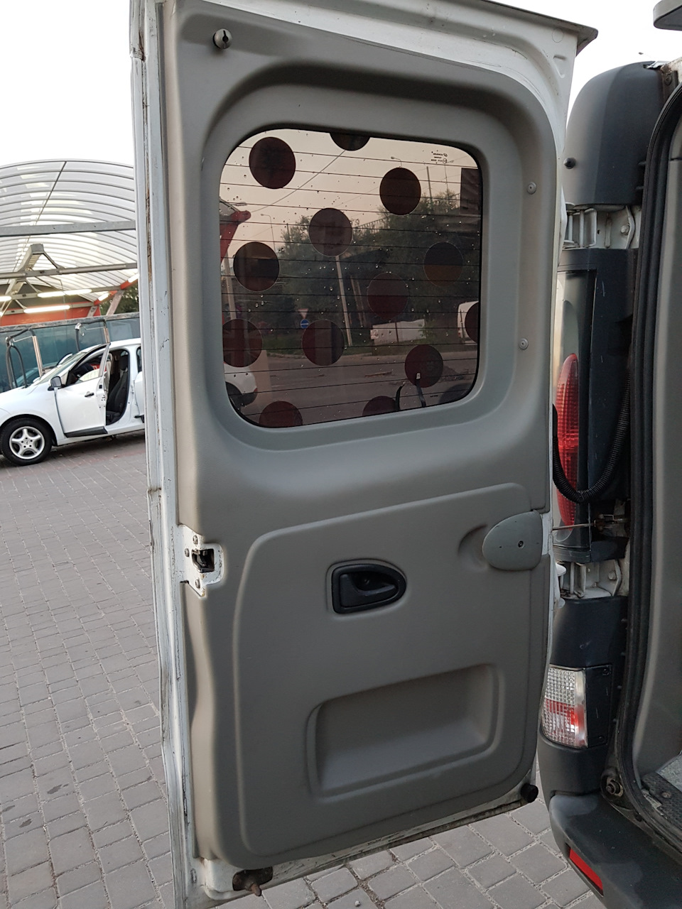 Фото в бортжурнале Opel Vivaro (1G)