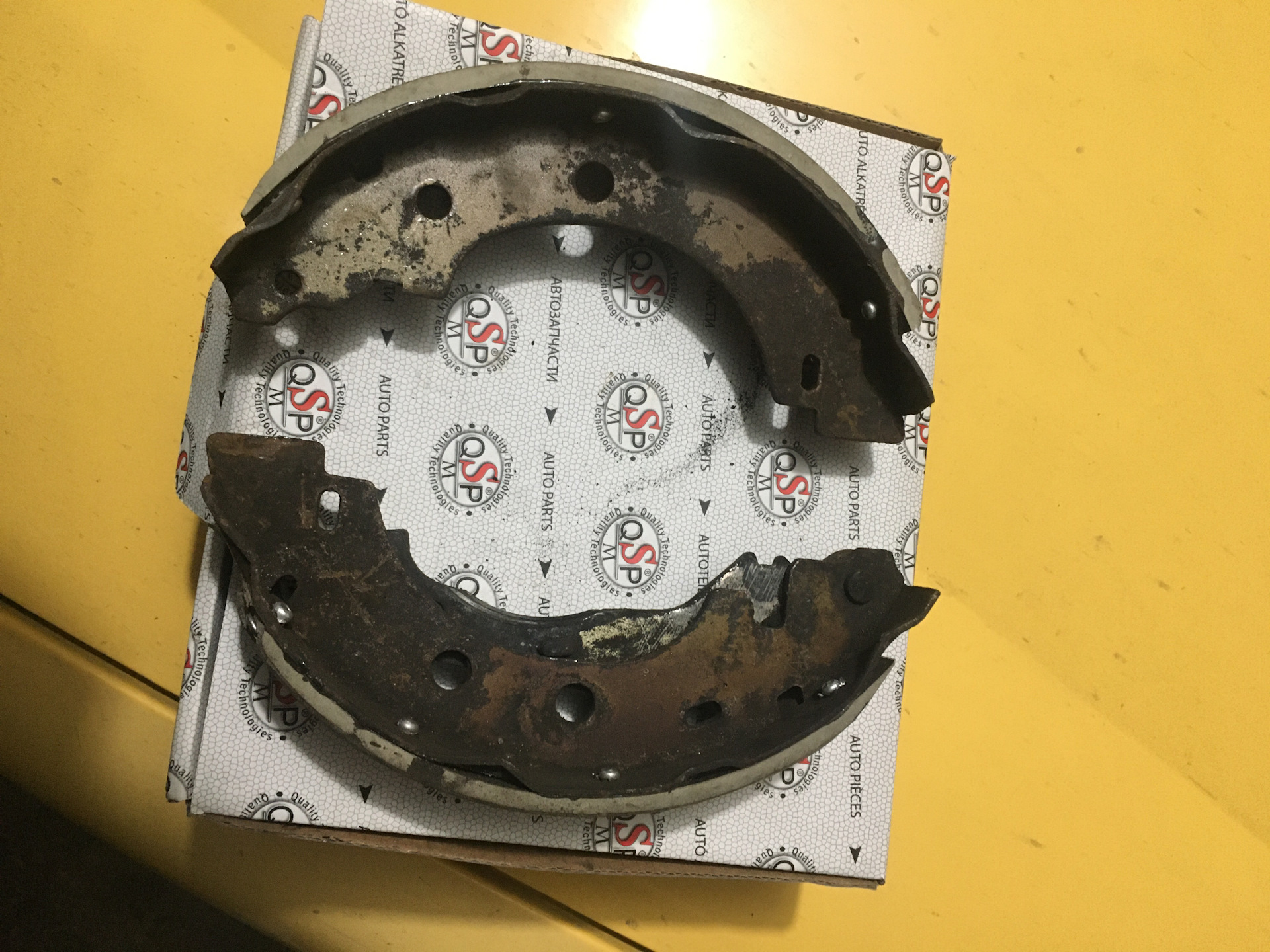 Замена задних тормозных колодок Рено Кего — Renault Kangoo (1G), 1,5 л ...