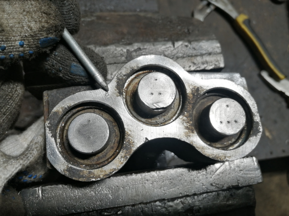 Подвеска — восстановление поршней тормозного суппорта — Lada 4x4 3D, 1 ...