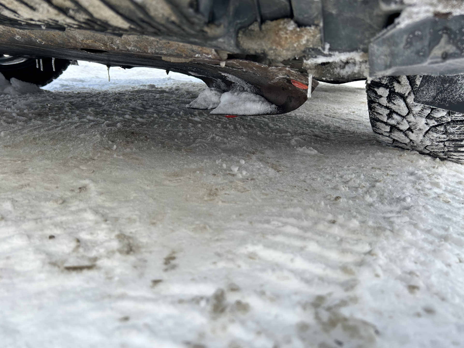 снежная зима и не чищенные дворы. — Toyota Corolla (140/150), 1,6 л ...