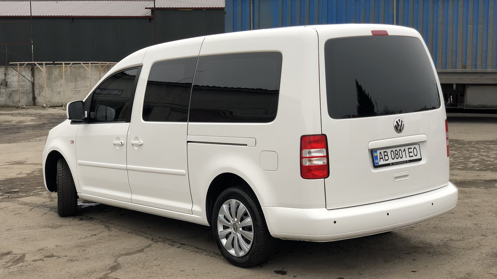 VW Caddy с тонировкой