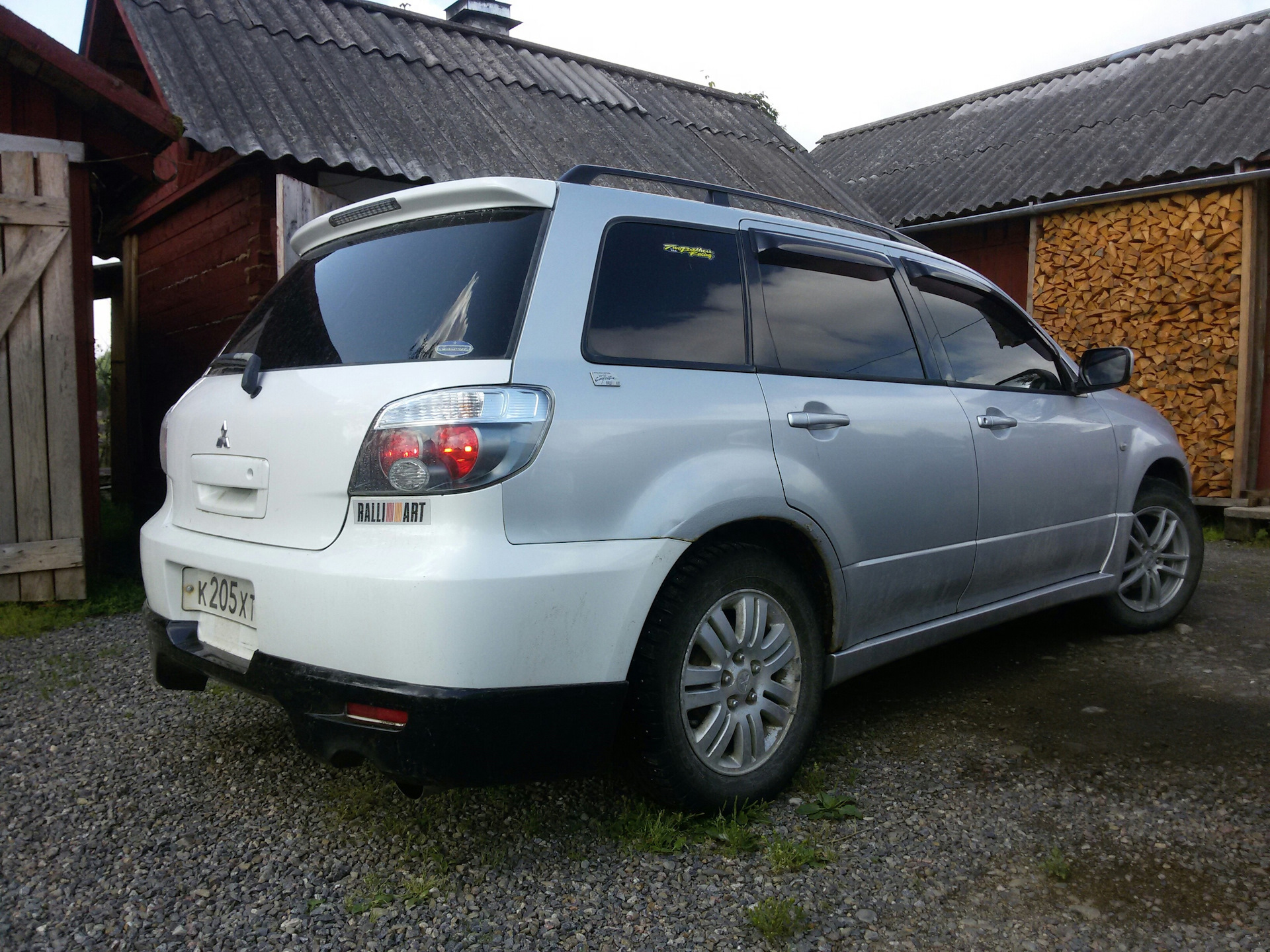 Mitsubishi airtrek 2.4. Мицубиси Аиртрек 2005. Митсубиси Аиртрек 2001. Митсубиси Аиртрек 1. Мицубиси Аиртрек 2006.