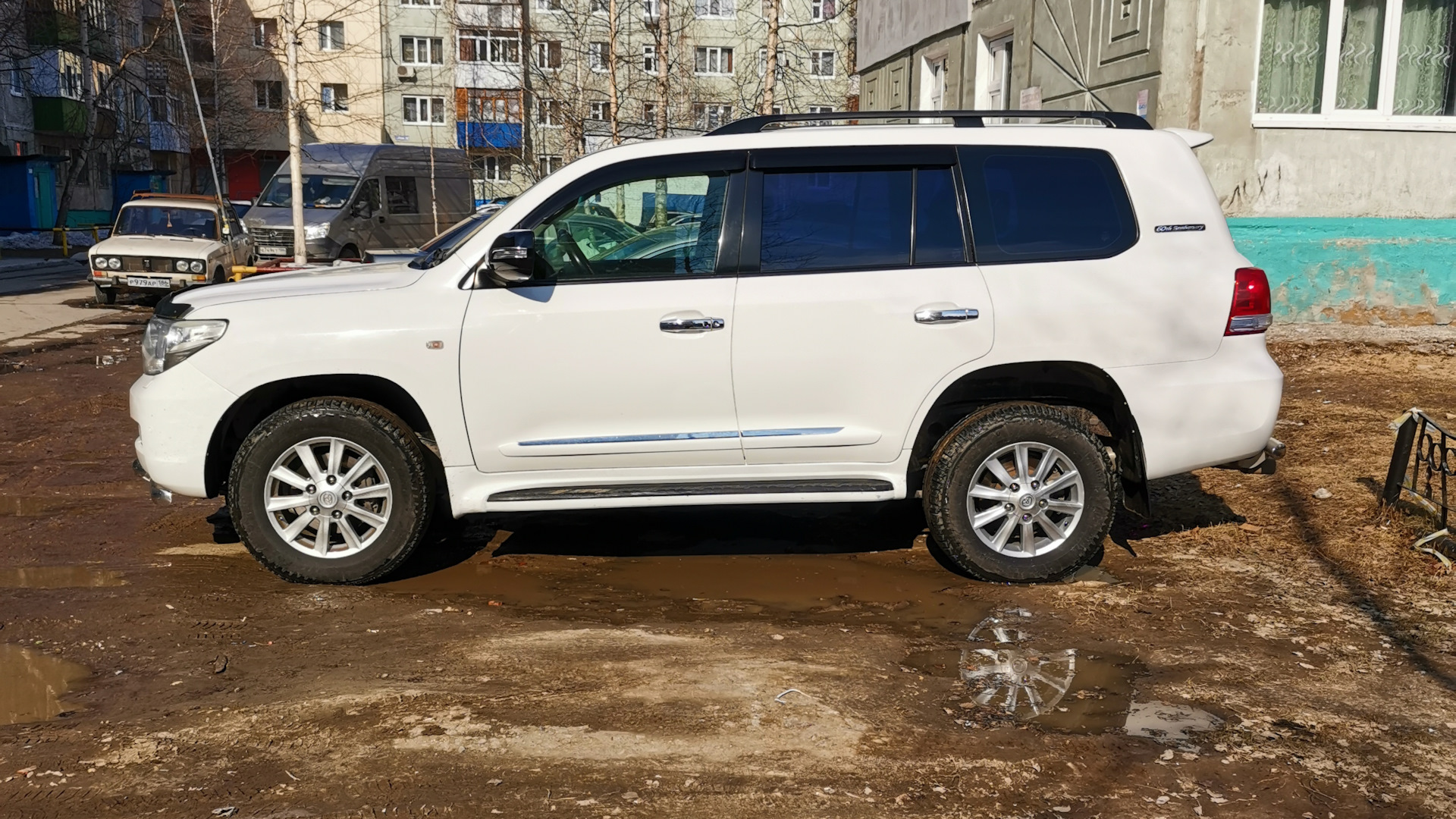 Toyota Land Cruiser 200 4.0 бензиновый 2009 | араб на DRIVE2