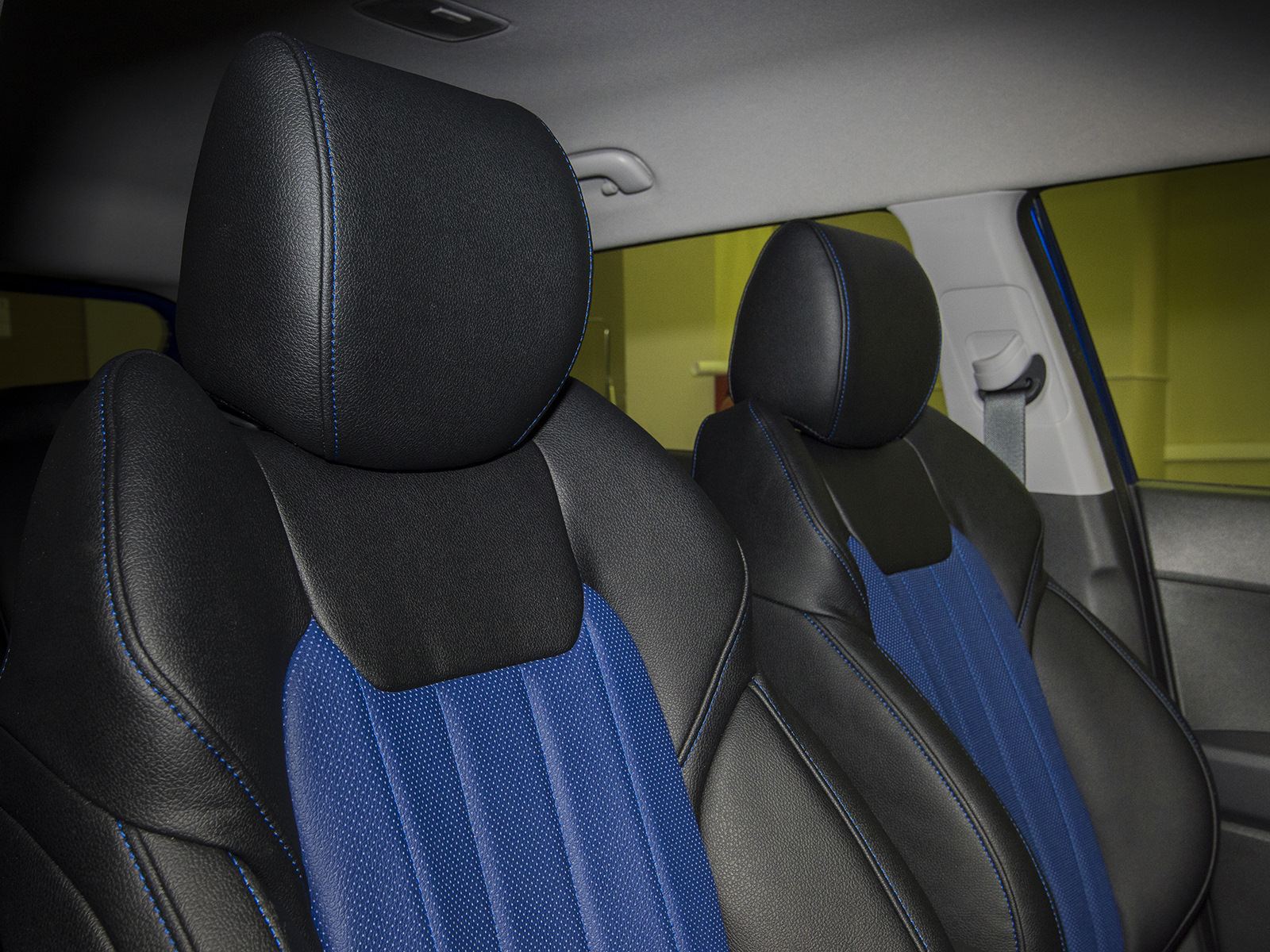 Передние сиденья hyundai creta. Сидения в крета. Сидения в крета. Hyundai creta 2021. Крета перешитая.