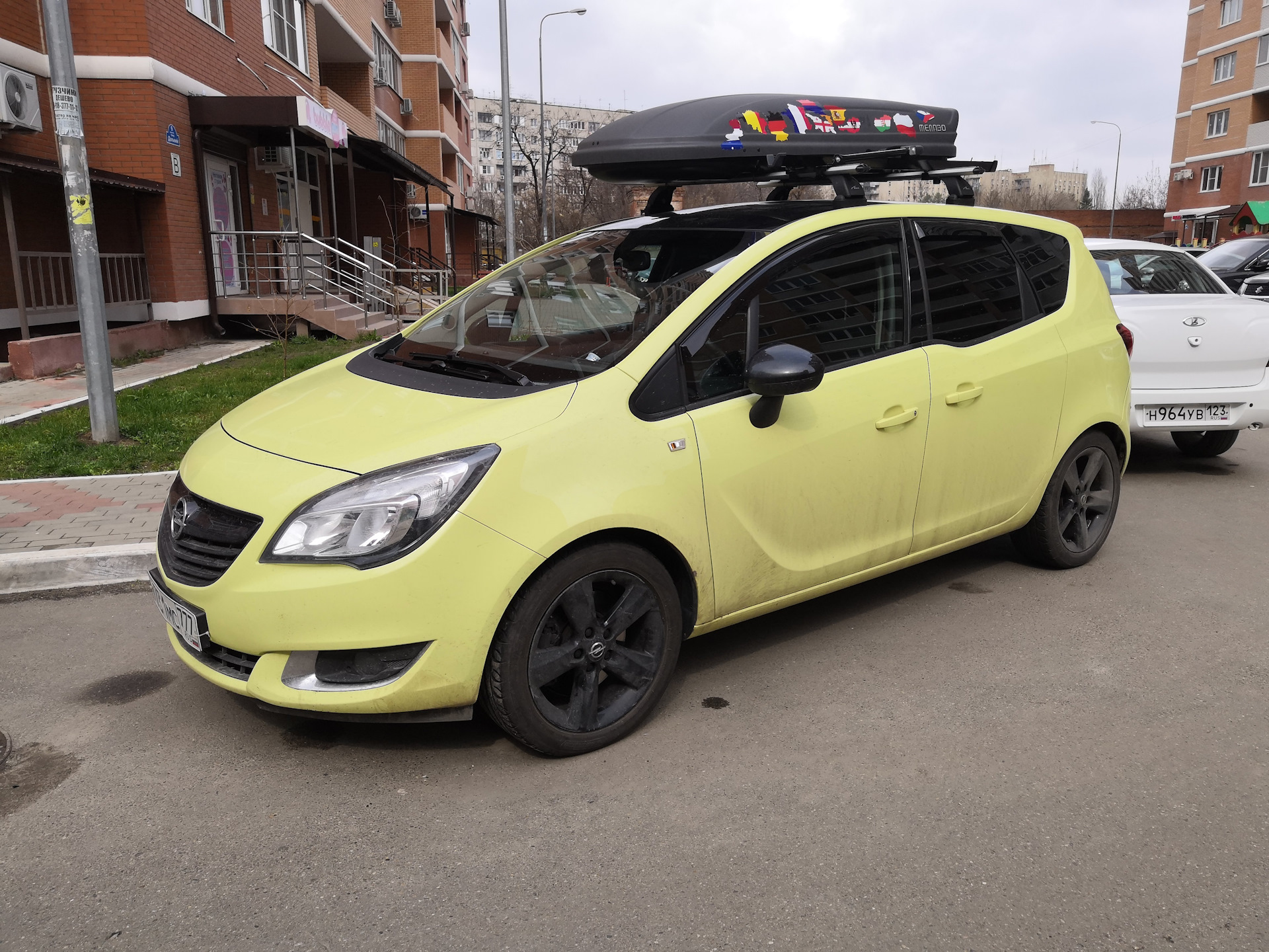 Колеса зафира б. Opel Meriva b диски. Opel Meriva a диски. Опель Мерива а на 16 дисках. Опель Мерива б лимонный.