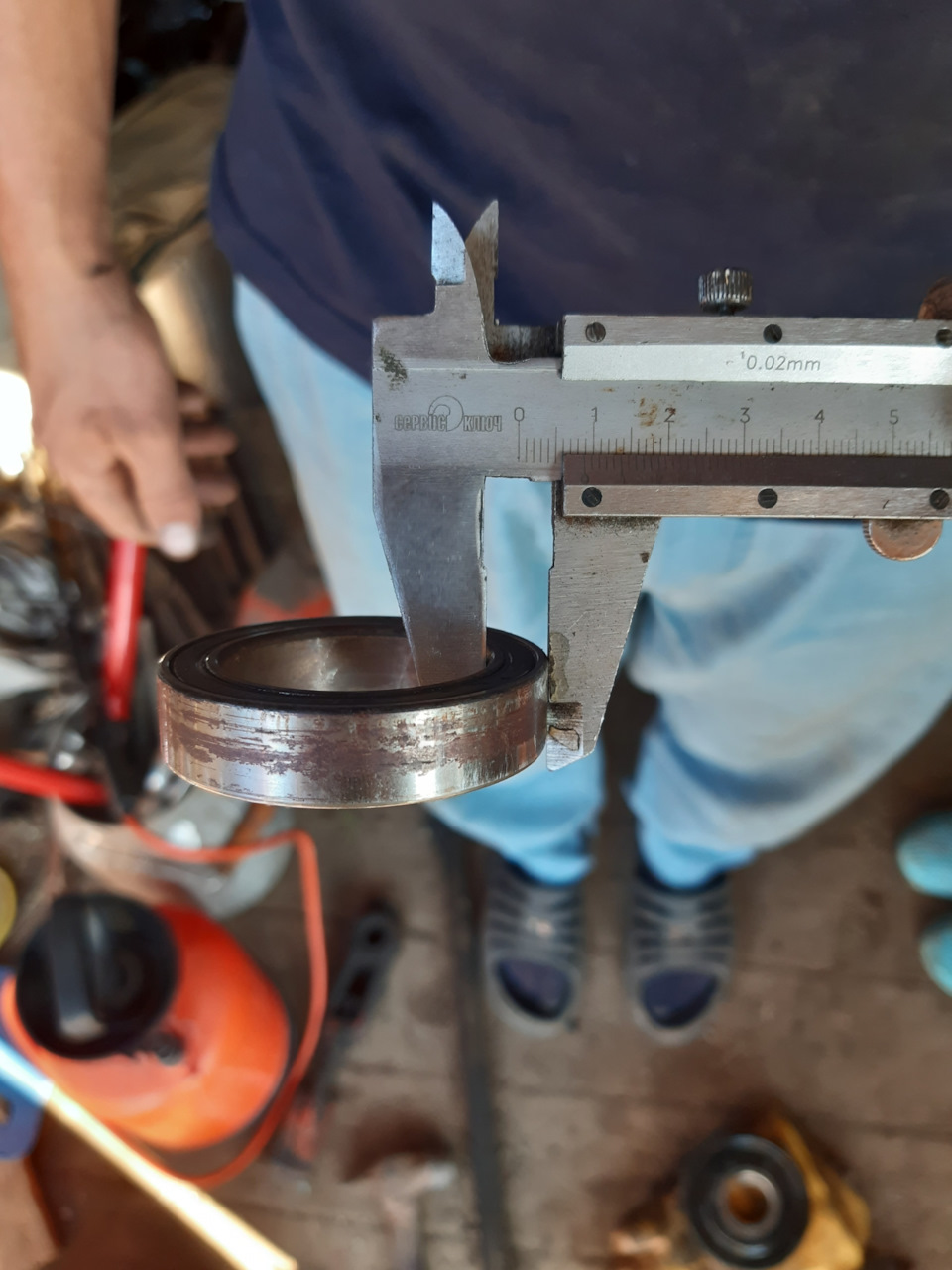 Снятие подшипника шкива кондиционера — Toyota Corolla (140/150), 1,4 л ...