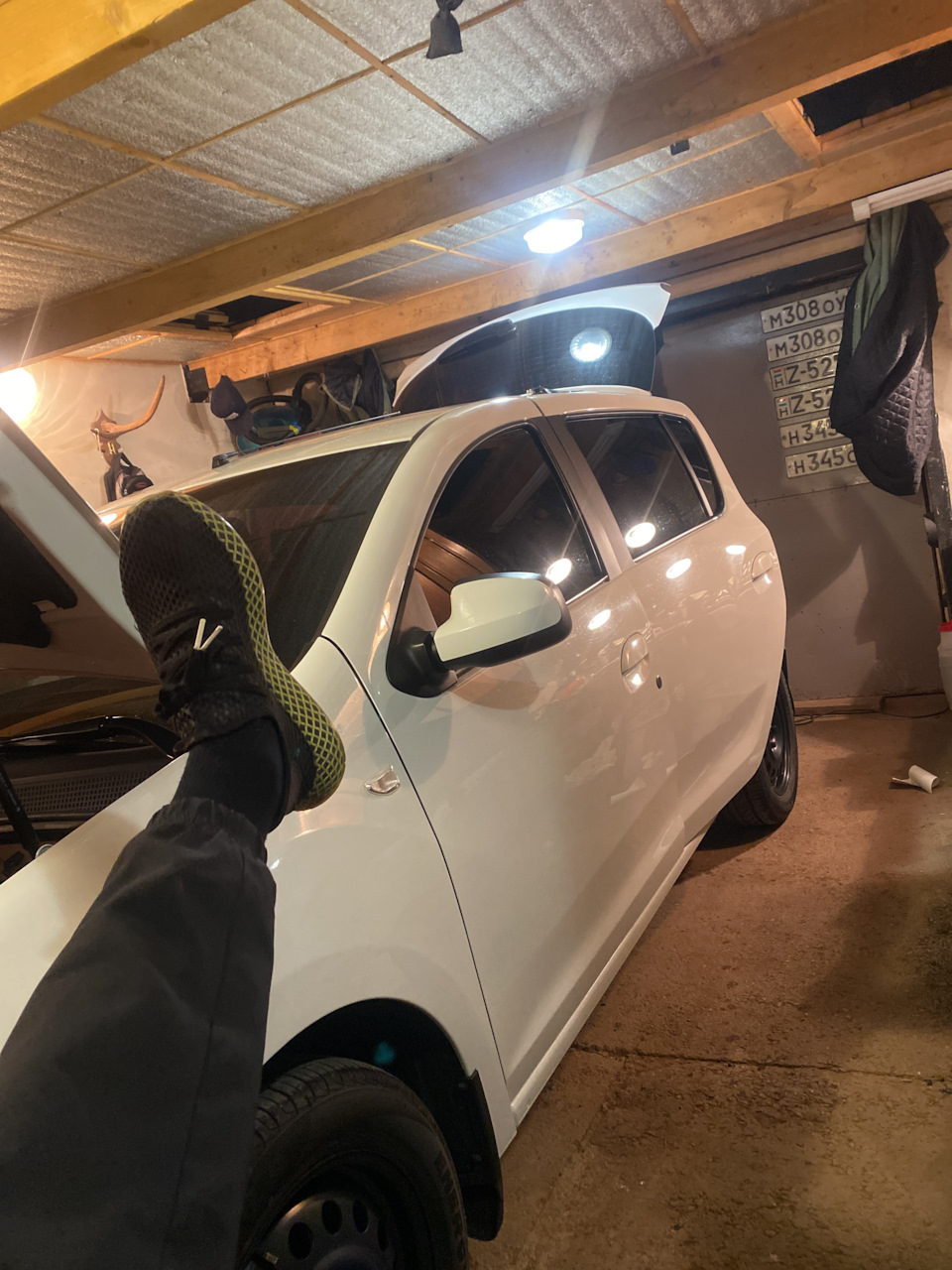Шумоизоляция багажника — Renault Sandero 2G, 1,6 л, 2017 года ...