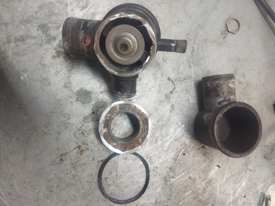 Что внутри термостата — Chevrolet Niva GLX, 1,7 л, 2012 года ...