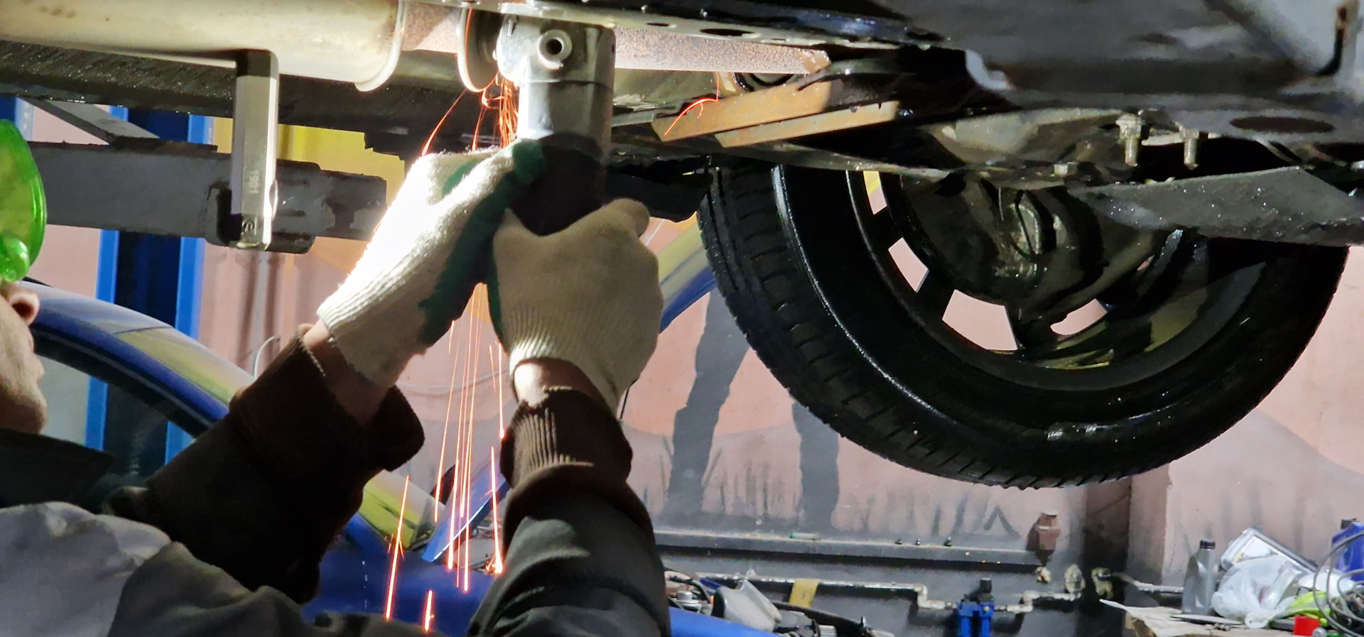 Замена прокладки выхлопного коллектора — Chevrolet Orlando (1G), 1,8 л ...