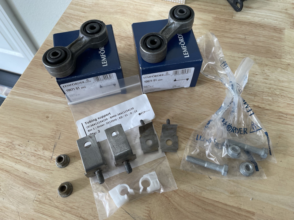 Фото в бортжурнале BMW M Coupe. Запчасти на фото: 1067101, 34411154158