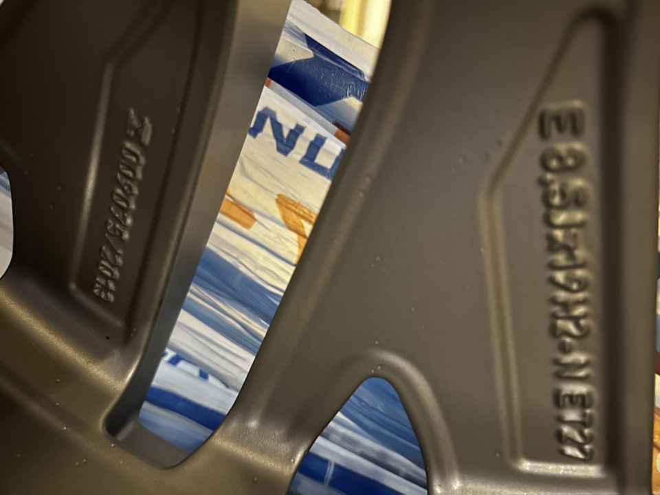 Шины зимние нешипованные Continental 245/45 R19, литые диски Германия 8 ...