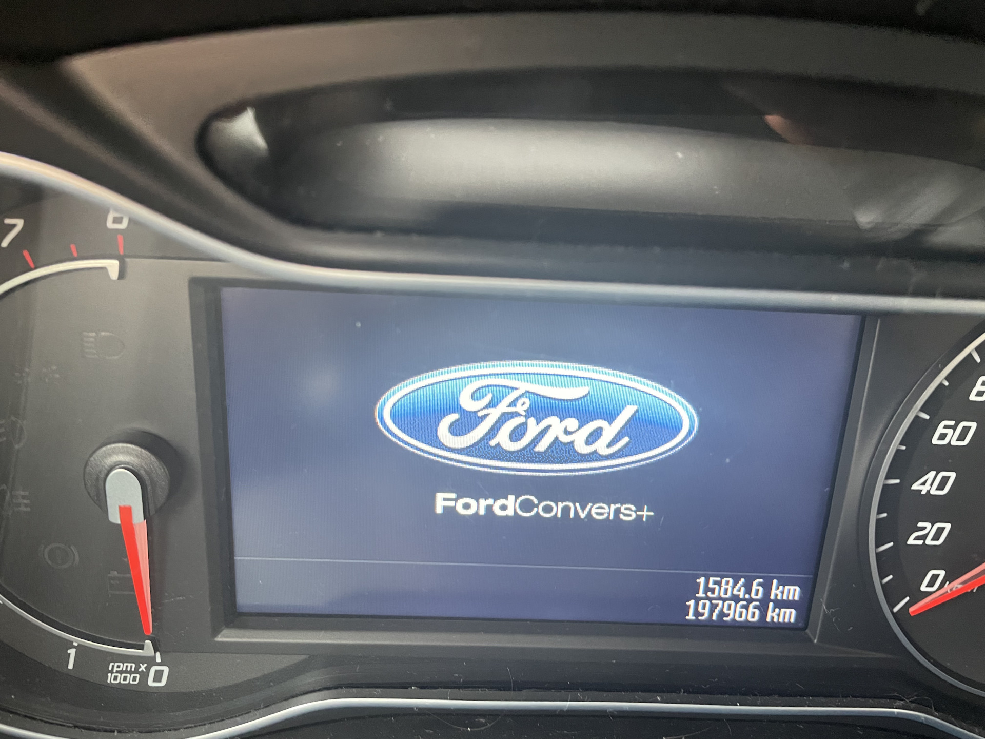 Замена задних колодок и тормозной жидкости — Ford Mondeo IV, 2 л, 2011 ...