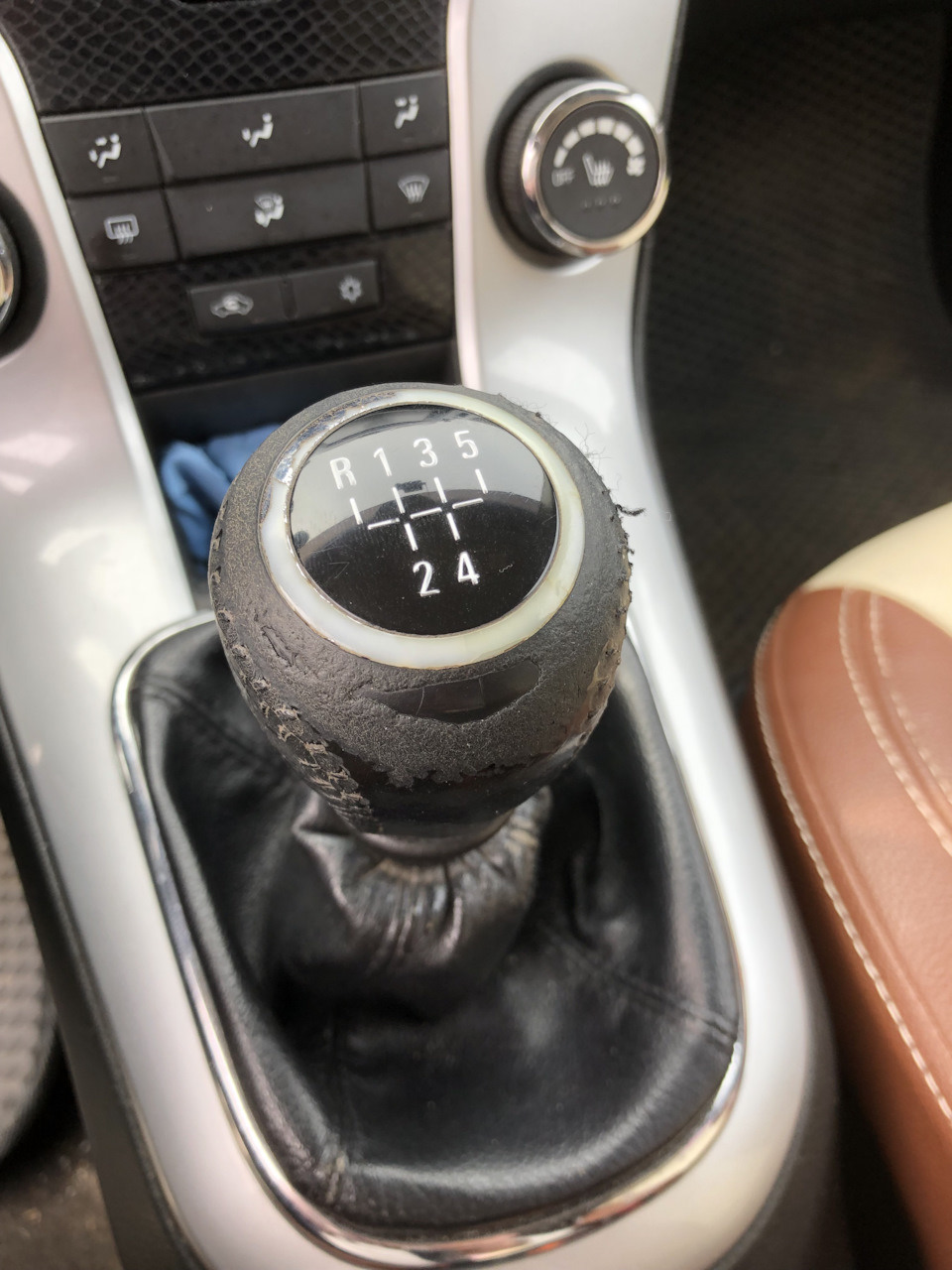 Замена ручки МКПП Шевроле Круз. — Chevrolet Cruze Hatchback, 1,8 л ...