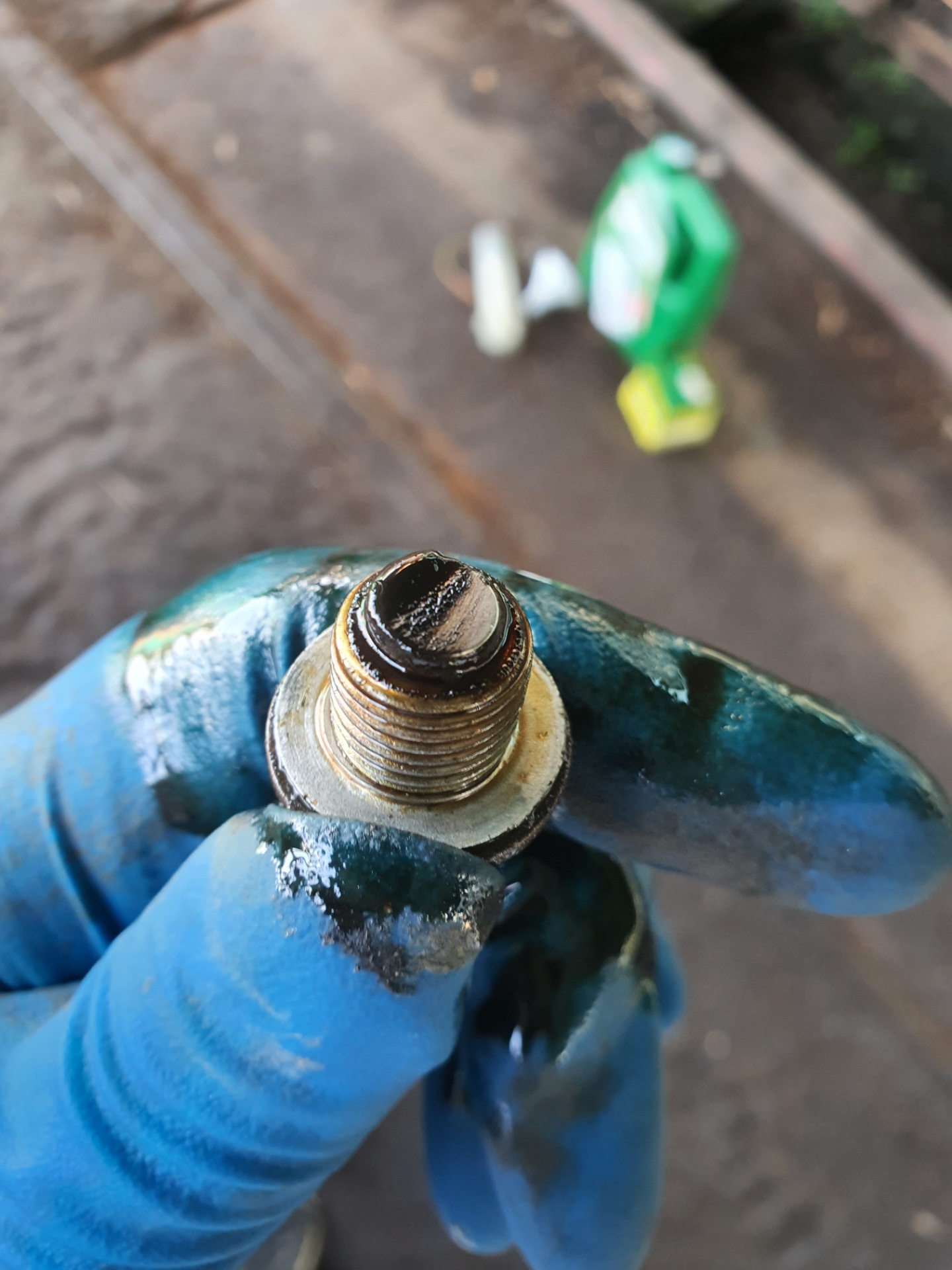 Замена масла Татнефть LUXE PAO 5W40 — KIA Ceed SW (1G), 1,6 л, 2012 ...