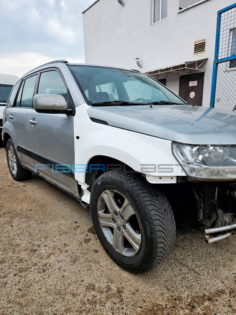 Примерка крыльев из стеклопластика для Suzuki Grand Vitara II (2005–2017) —  Fiberplast на DRIVE2