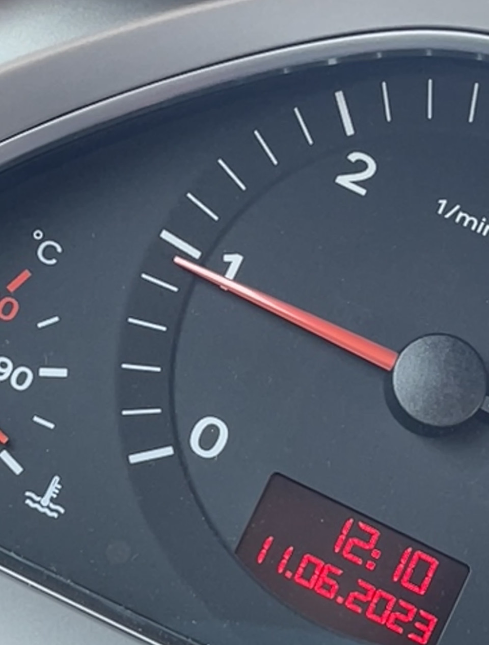 8. Датчики 3. Audi a6 c5 1. 5 tdi. Датчик холостого хода ауди а6 с5.