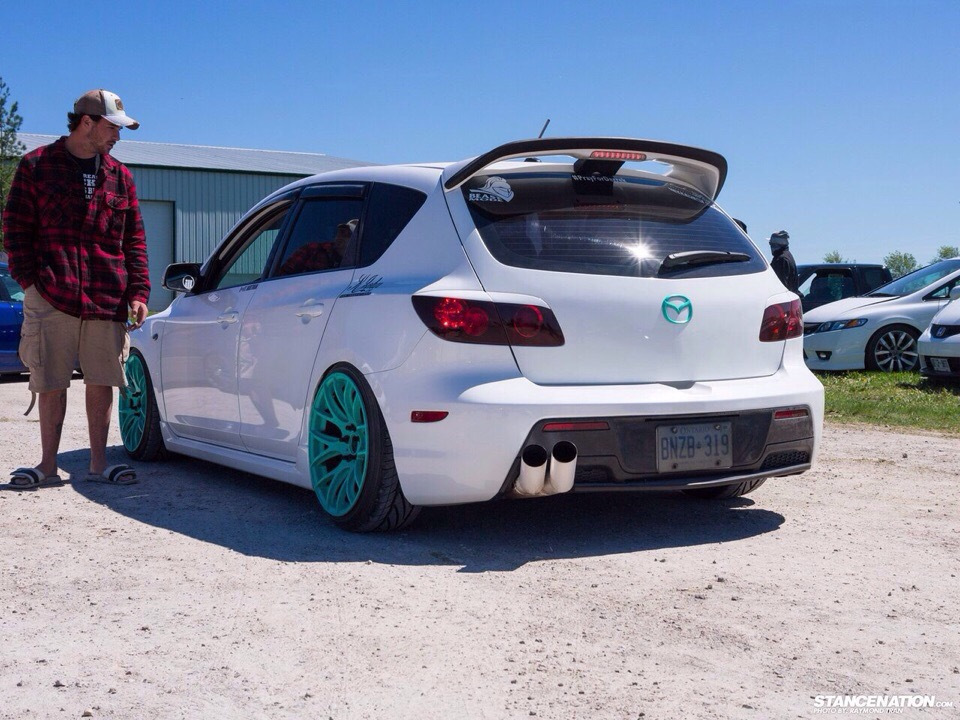 Mazda 3 BL stance