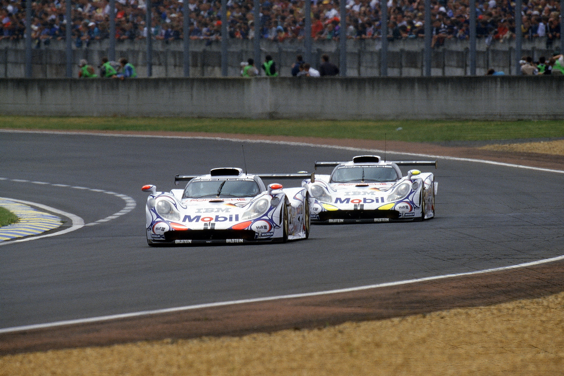 Le mans. Porsche 911 gt1 Ле ман. 24 Часа Ле-Мана Порше. Гоночный Порше 911 Ле-ман. 24 Часа Ле-Мана 1998.