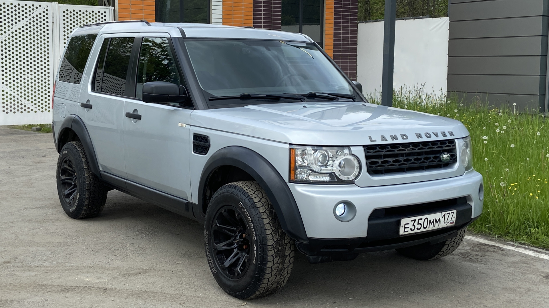 Land Rover Discovery III 2.7 дизельный 2008 | III, но больше чем IV на  DRIVE2