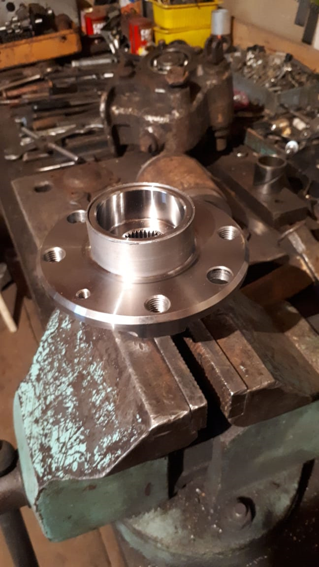 Передние ступицы, Гранаты, под 4ВД. — LADA 21104, 1,6 л., 2001 года ...