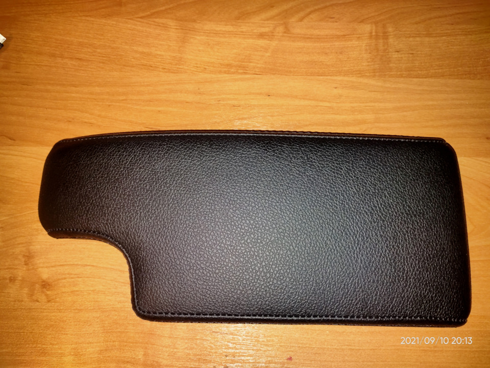 Перетяжка подлокотника Renault Fluence кожей швайцер БМВ — Renault ...