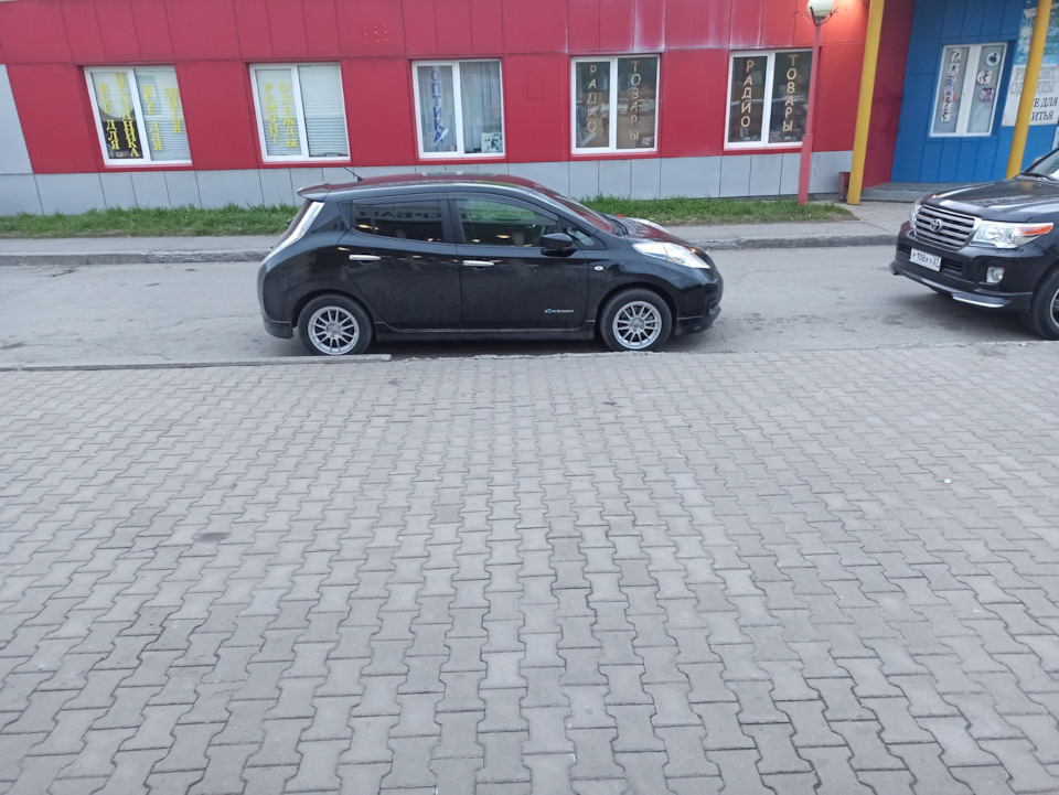 Поменял колеса — Nissan Leaf (1G), 2016 года | колёсные диски | DRIVE2