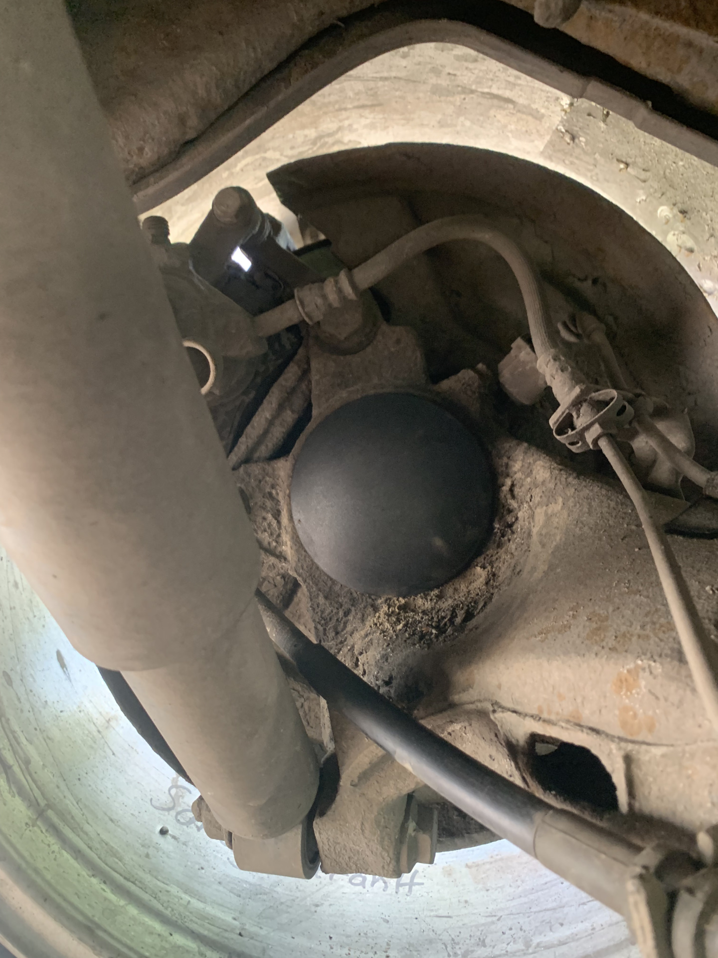 Заглушки задних ступиц. Бич-вариант😄 — Volkswagen Multivan (T5), 2,5 л ...