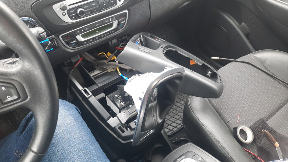 Usb зарядка+вольтметр, вместо заглушки😏 — Renault Grand Scenic III, 1,5 ...